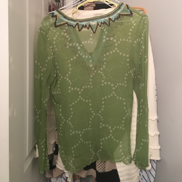 BCBG SZ S Embroidered Top - Picture 2 of 3