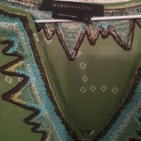 BCBG SZ S Embroidered Top - Picture 3 of 3