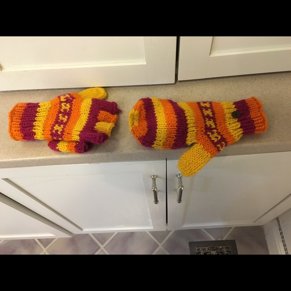 🍊 HP!🎊🎉Orange And Yellow Wool Glovens 🍊 - Picture 3 of 4