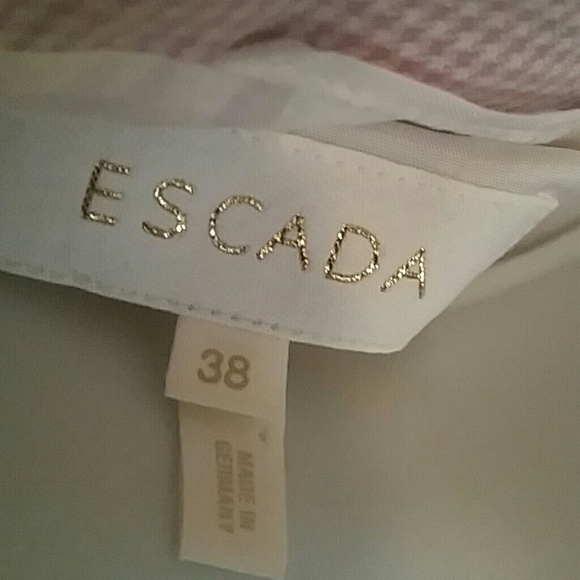 Blazer - Picture 3 of 3