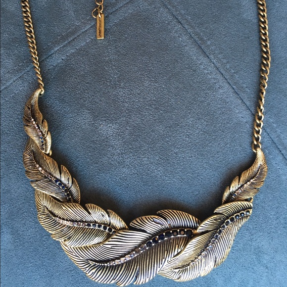 Jewelmint Jewelry - Rare!! Jewelmint feather necklace