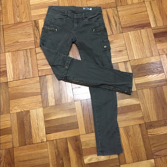 Green cargo pants