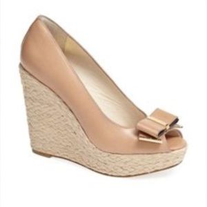 NWOB-Michael Kors nude wedges with gold hardware