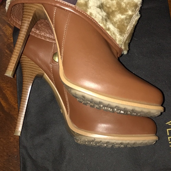 ⭐️Custom Design⭐️ Upgrade from those Uggs! - Picture 2 of 4