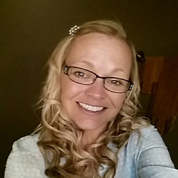 Meet your Posher, Stephanie - Picture 1 of 1