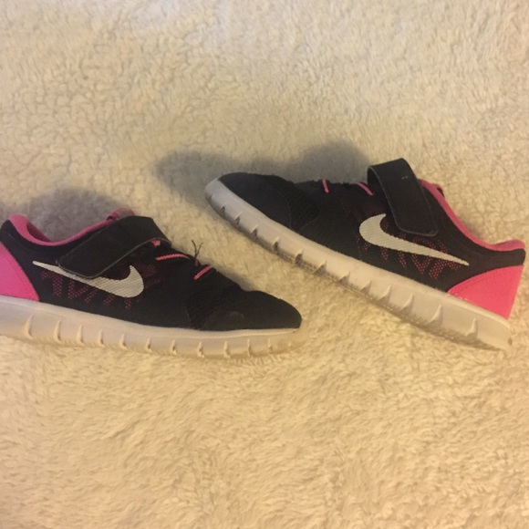 Nike flex sneakers