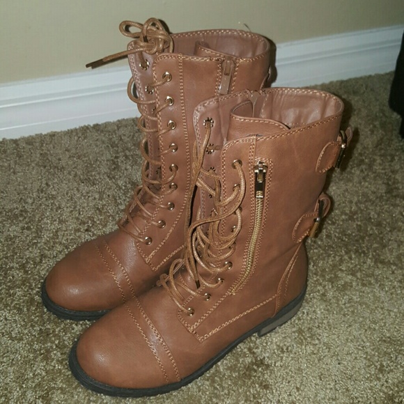 Brown boots LIKE NEW,,  NAME YOUR PRICE!!