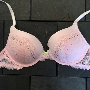 🎀Pink lace and rhinestone Victoria's Secret bra