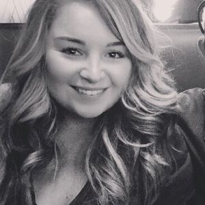 Meet your Posher, Courtney