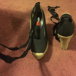 Black tie up big wedge heel