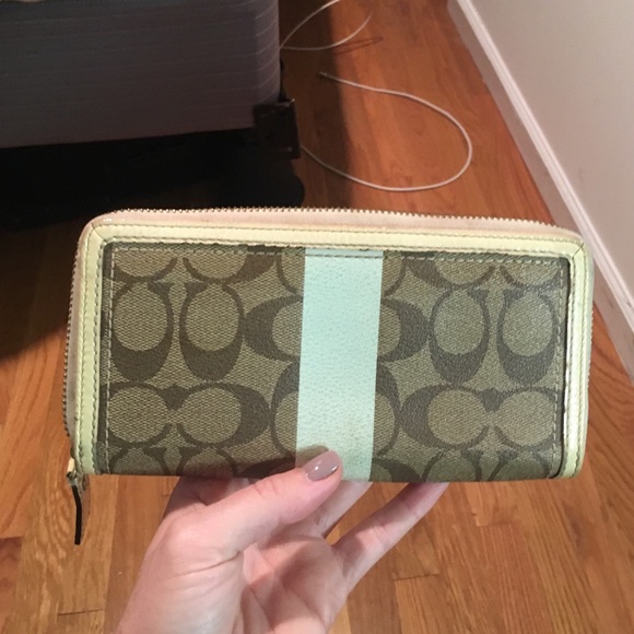 Coach wallet - Picture 4 of 4