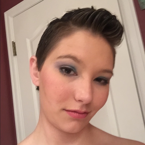 Meet your Posher, Aislinn