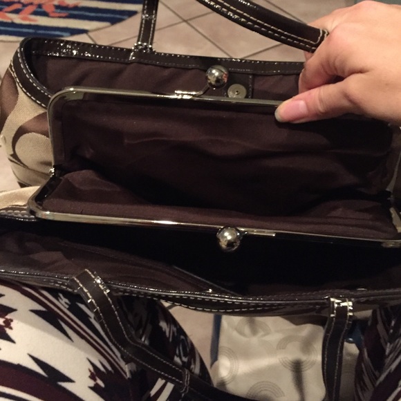 Coach bag with clasp in the middle - Picture 3 of 3