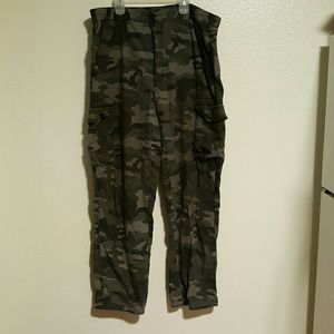 Men camouflage pants!