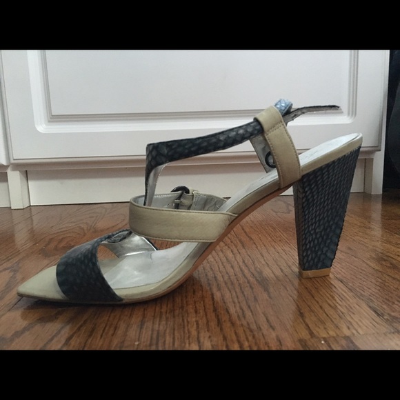 Kenneth Cole heels - Picture 2 of 4