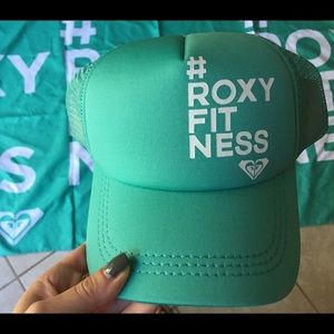 1DAY SALE Roxy hat + beach yoga mat/blanket