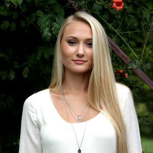 Meet your Posher, Chloe