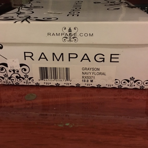 Heels - Picture 3 of 3