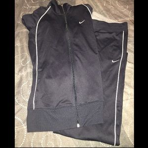 Beautiful & Comfortable Woman's Nike Jogging Suit!