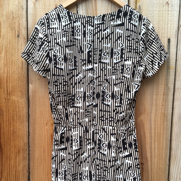 Cute Print Romper - Picture 2 of 3