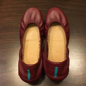 Tieks burgundy size 8 with box