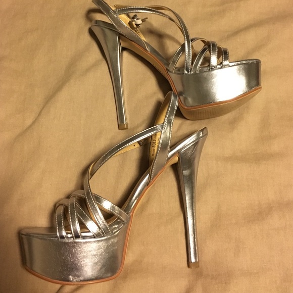 Chinese Laundry Tippy Top Silver Platform Heels
