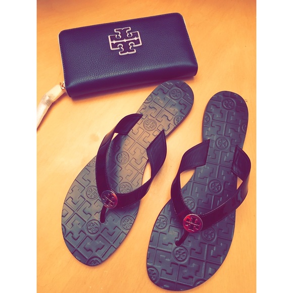 ❌Sold: Tory Burch Wallet 🆕 Arrival 🎊Sale - Picture 2 of 3