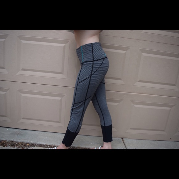 Lululemon stripe leggings. Barely worn✨