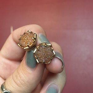 Rosey Kendra Scott studs