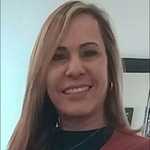 Meet your Posher, Raquel