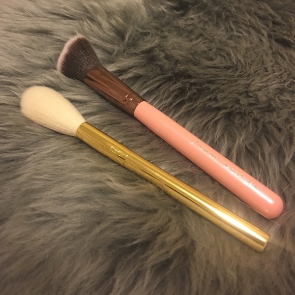 ❌SOLD ❌Tarte & Luxie brush bundle
