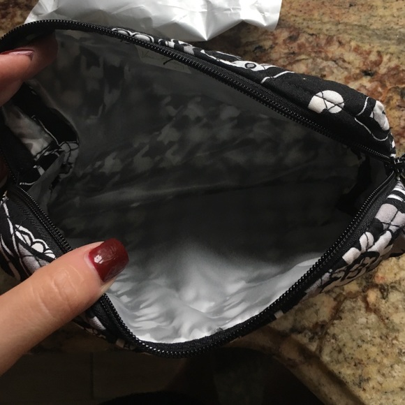 💥FLASH SALE💥VERA BRADLEY PAISLEY MEDIUM COSMETIC - Picture 2 of 2