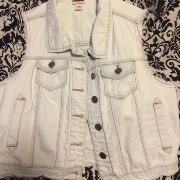 Lightwash Distressed Denim Vest