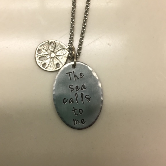 BEACH NECKLACE