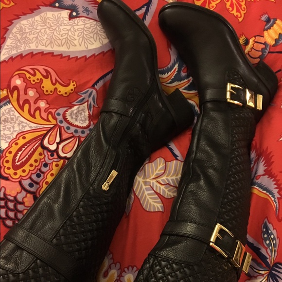 Vince Camuto Size 8 Black Boots