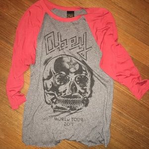 SALE 🌻🌻Obey slouchy baseball tee