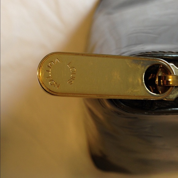 Louis Vuitton Monogram Vernis Bellevue PM Bag - Picture 4 of 4