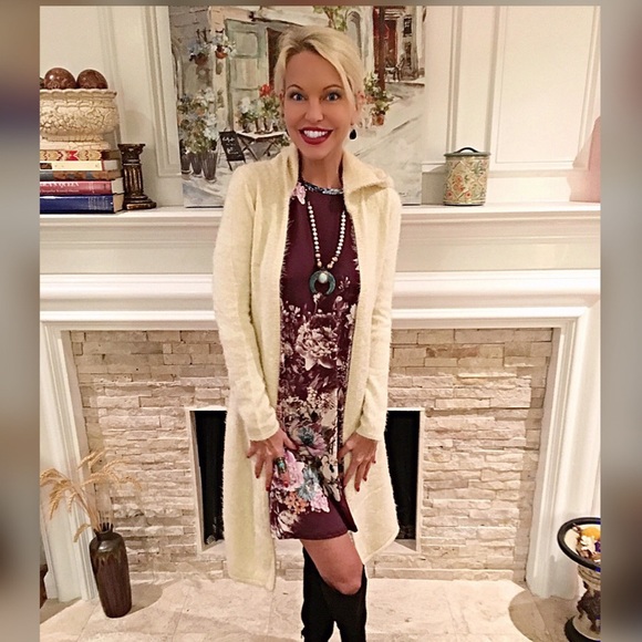 Warm & chic! Fuzzy sweater cardigan! 1 Hr Sale - Picture 2 of 3