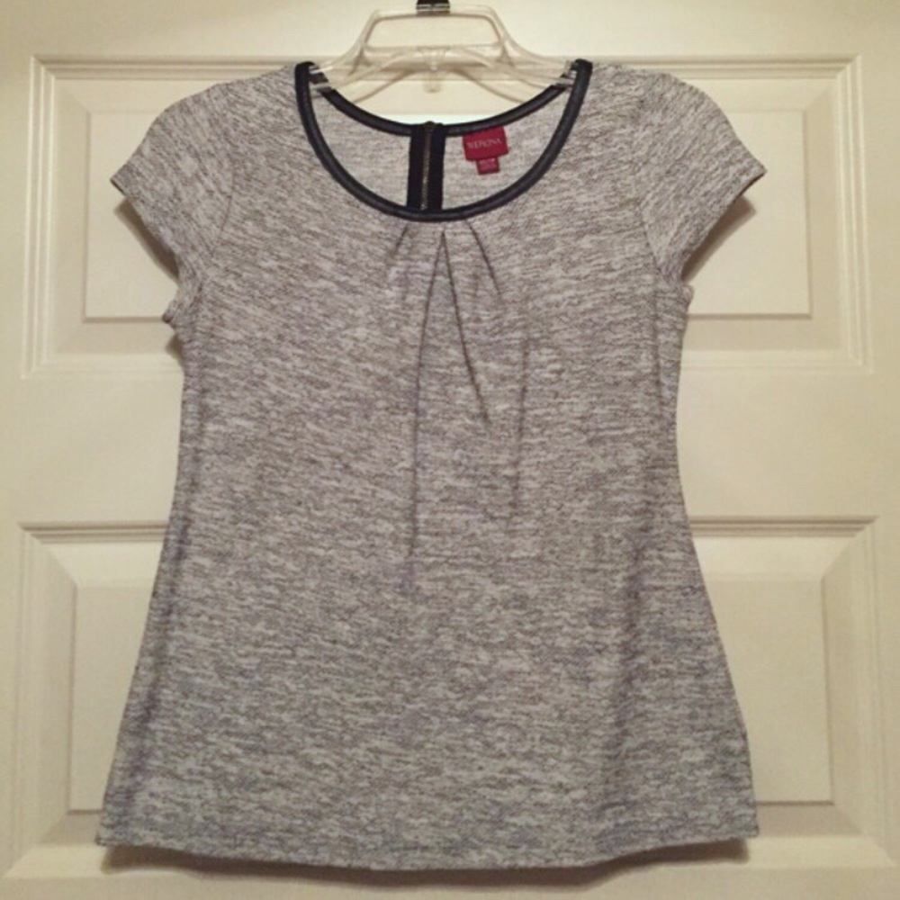 EUC Grey knit top