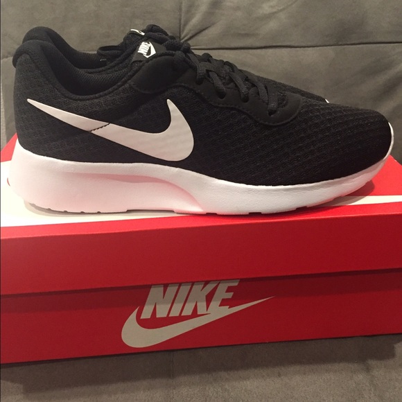 Brand New - Nike Tanjun