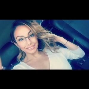 Meet your Posher, Yanela