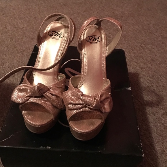 SM wedge heels