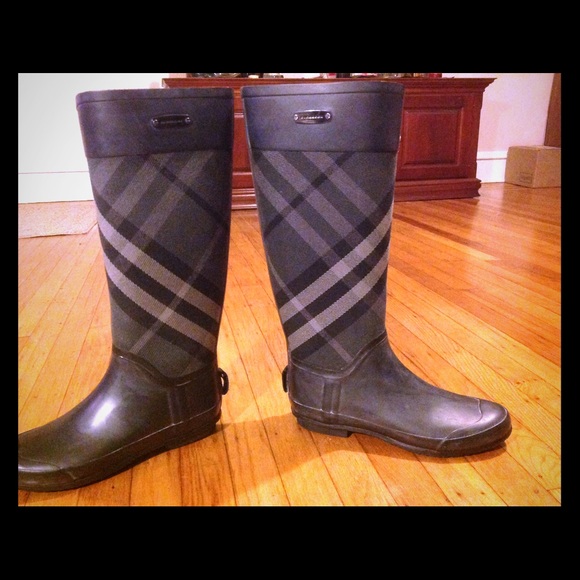 Burberry clemence canvas rain boots- charcoal