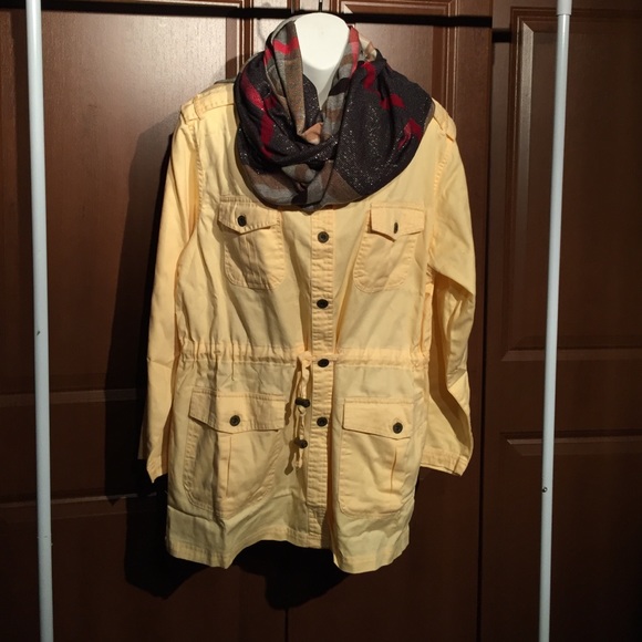 Cargo pocket shirt-jacket w/ drawstring