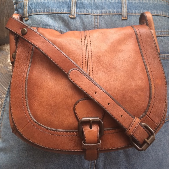 SOLD! FOSSIL Vintage Revival Buckle Flap Crossbody - Picture 2 of 6