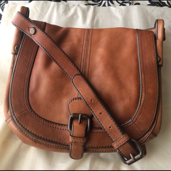 SOLD! FOSSIL Vintage Revival Buckle Flap Crossbody - Picture 5 of 6
