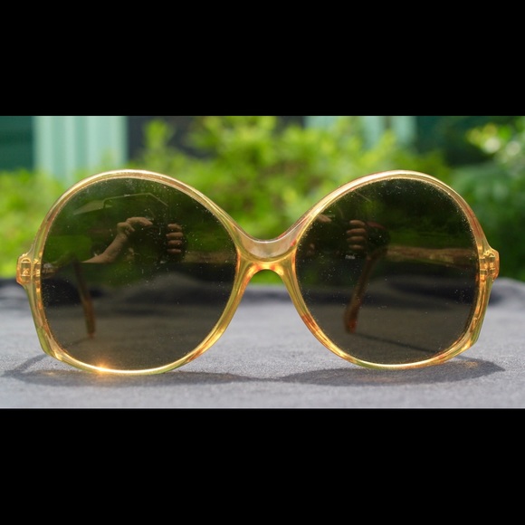 Gloria Vanderbilt sunglasses
