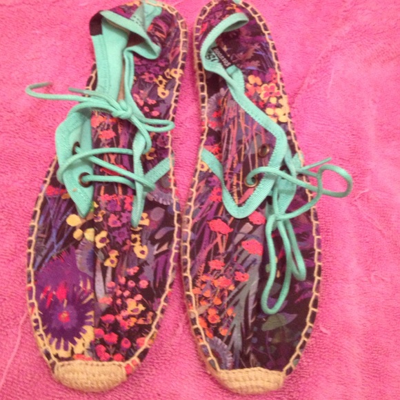 Soludos Shoes - Nwob soludos espadrille Sz 10 purple & turquoise