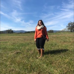 Meet your Posher, Julia