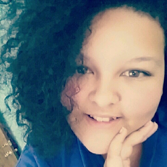 Meet your Posher, Makayla
